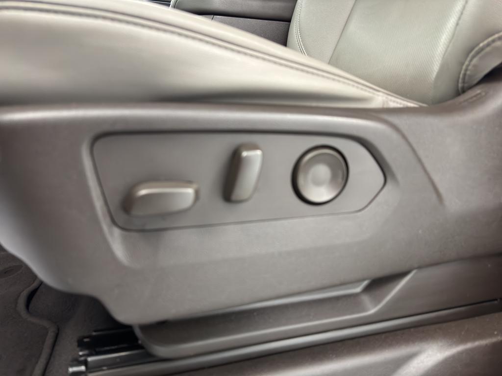 used 2023 GMC Yukon XL car, priced at $50,750