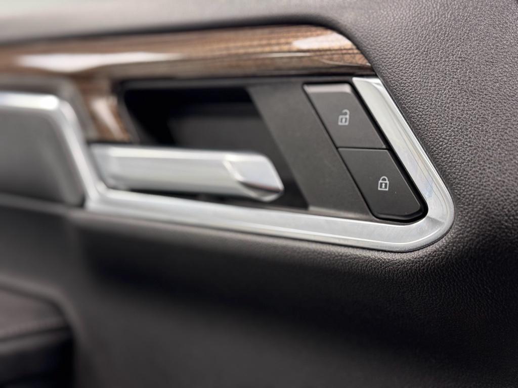 used 2023 Chevrolet Silverado 1500 car, priced at $43,995