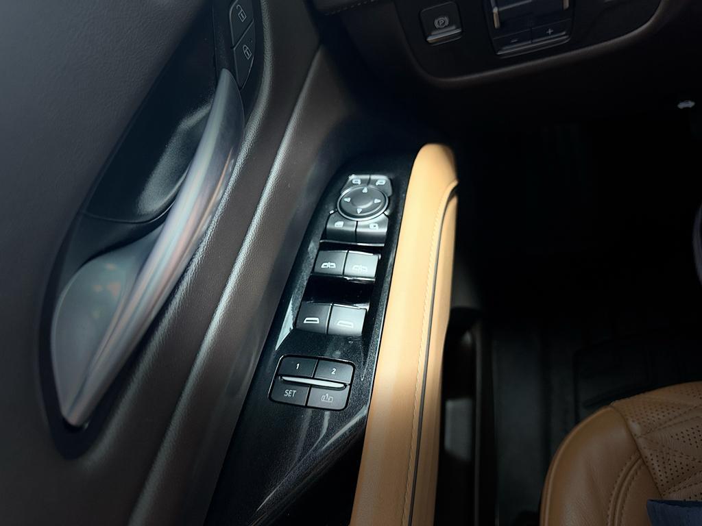 used 2023 Cadillac Escalade ESV car, priced at $80,995