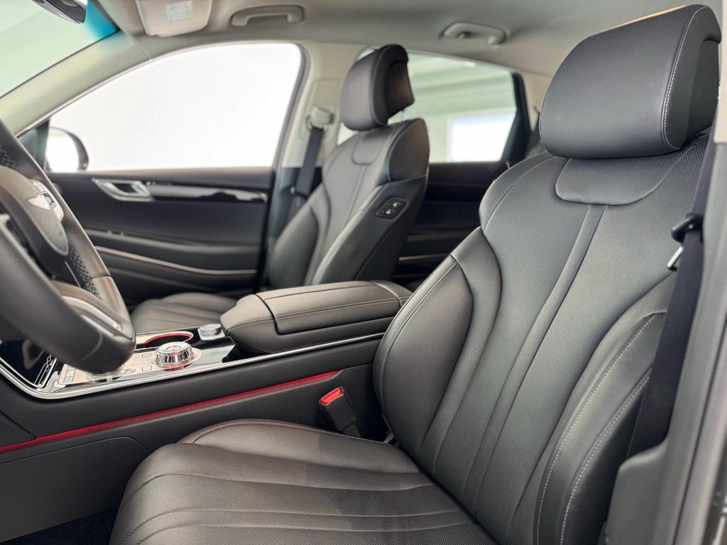 used 2025 Genesis GV80 car, priced at $44,995