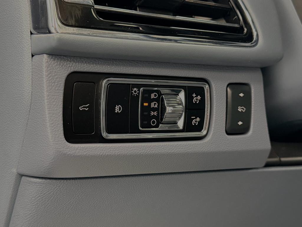 used 2023 Lincoln Navigator car, priced at $72,495