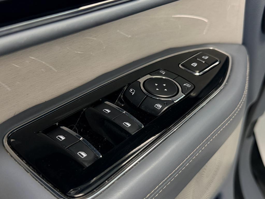 used 2023 Lincoln Navigator car, priced at $72,495