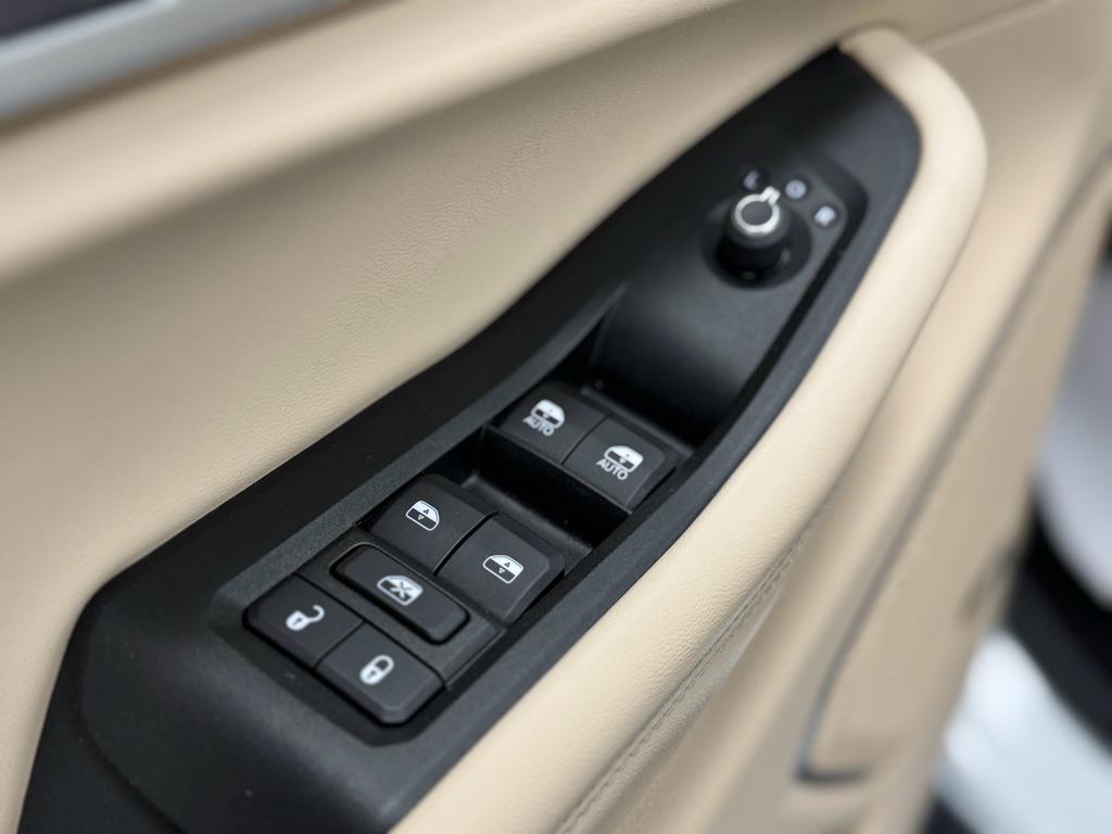 used 2021 Jeep Grand Cherokee L car, priced at $25,995