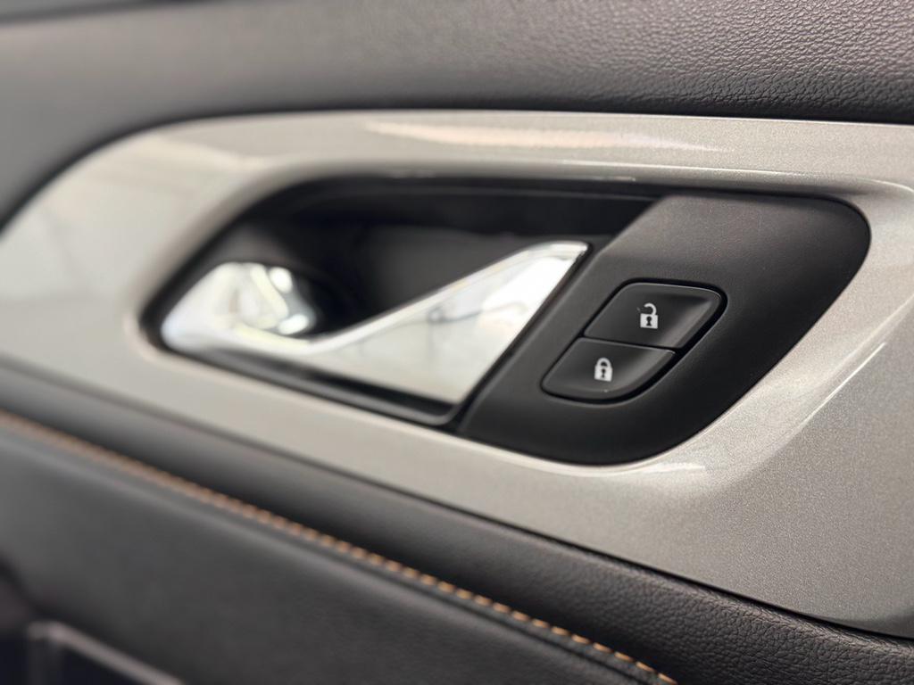 used 2020 Chevrolet Traverse car, priced at $26,495