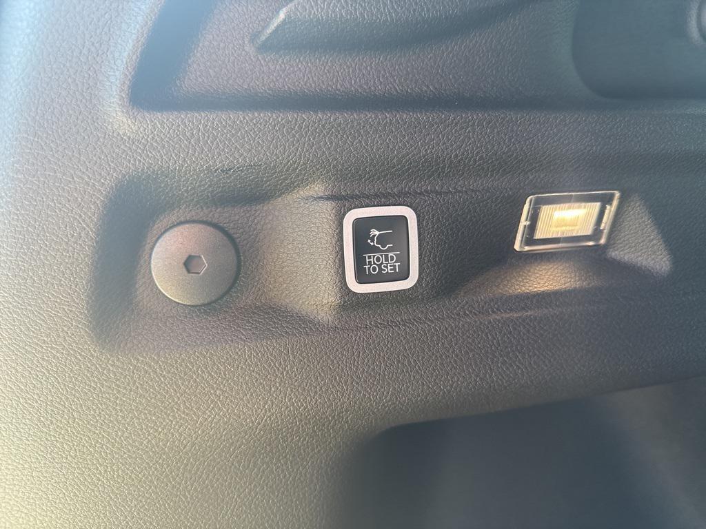 new 2025 Jeep Grand Cherokee L car, priced at $48,008