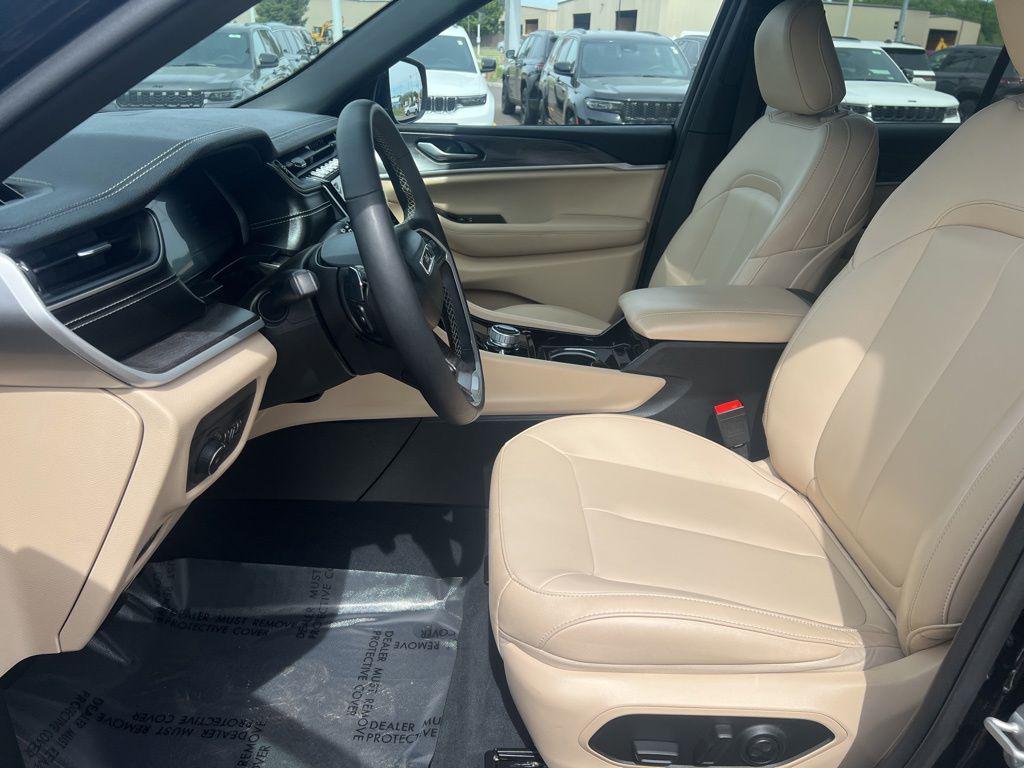used 2023 Jeep Grand Cherokee car, priced at $35,796
