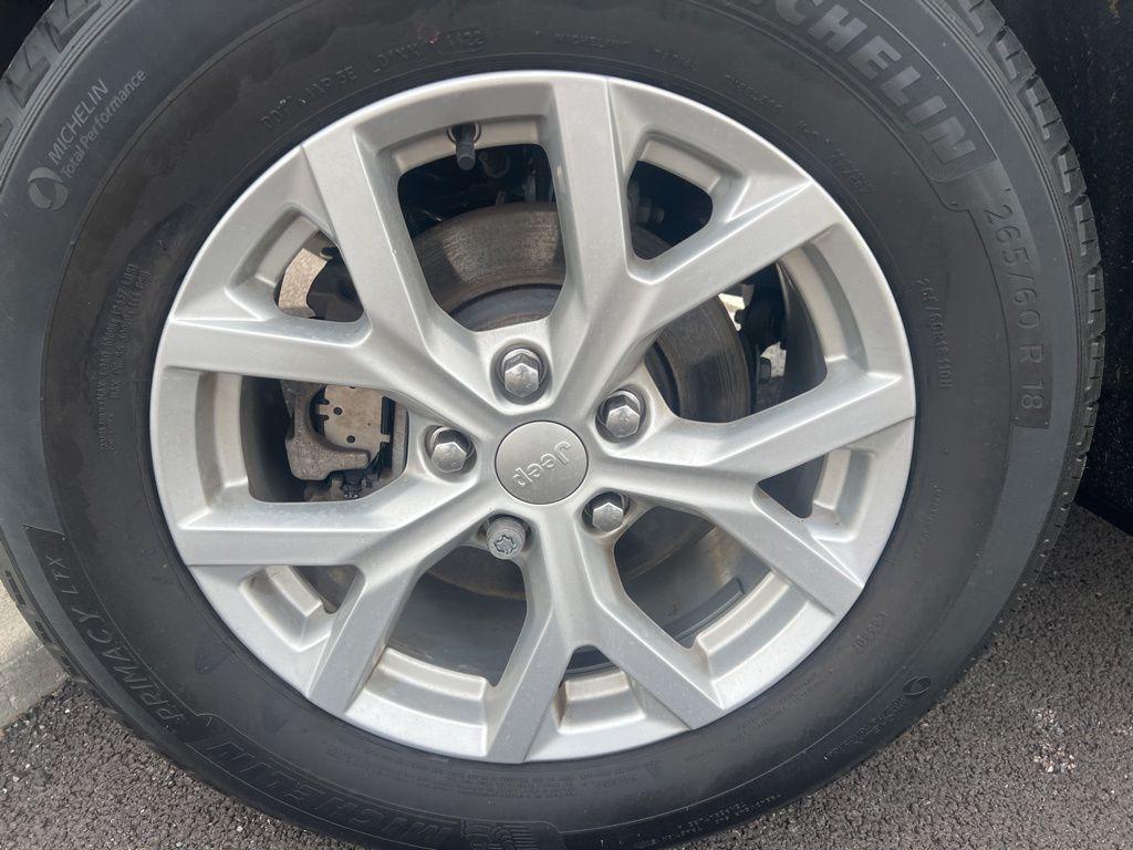 used 2023 Jeep Grand Cherokee car, priced at $35,796