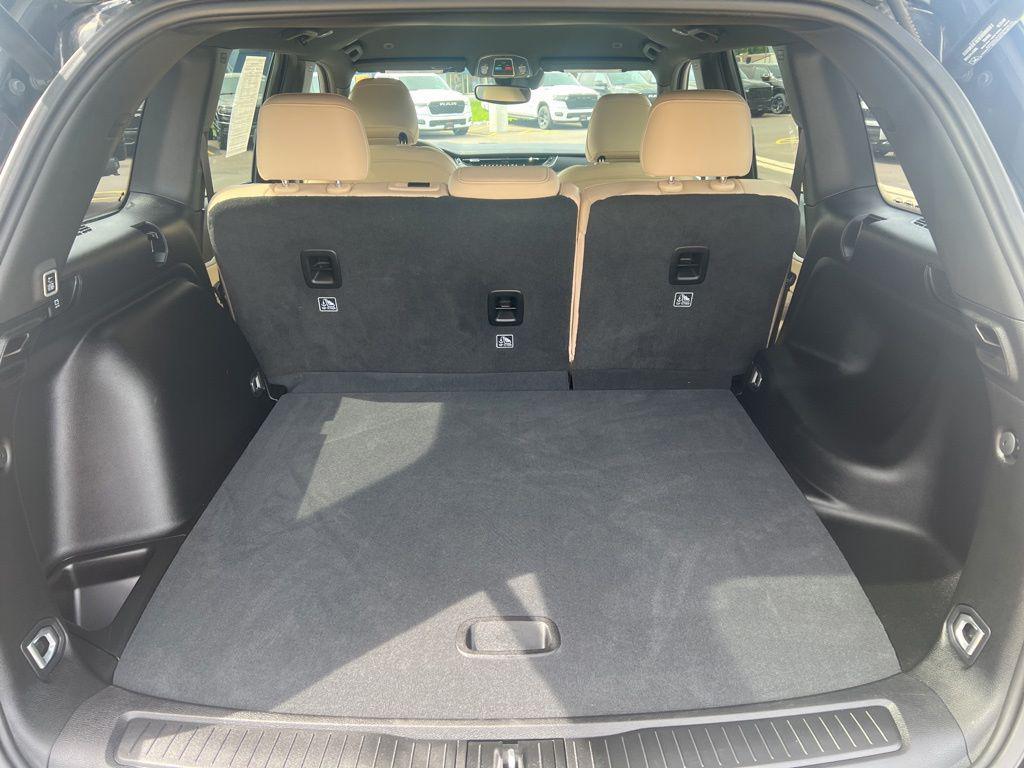 used 2023 Jeep Grand Cherokee car, priced at $35,796
