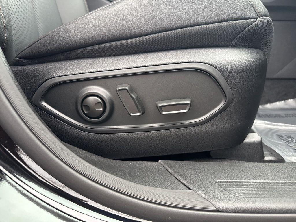 new 2026 Jeep Cherokee car, priced at $41,956