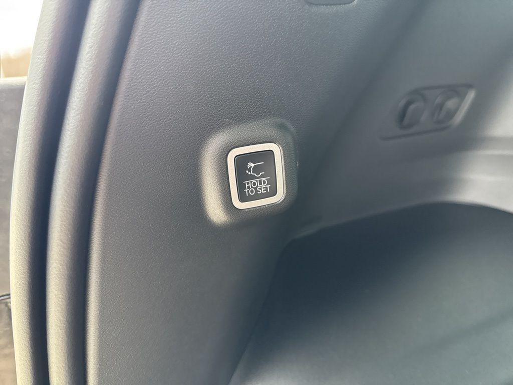 new 2026 Jeep Cherokee car, priced at $41,956