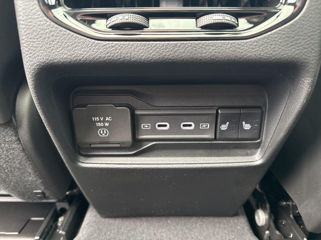 new 2026 Jeep Grand Cherokee car, priced at $48,895