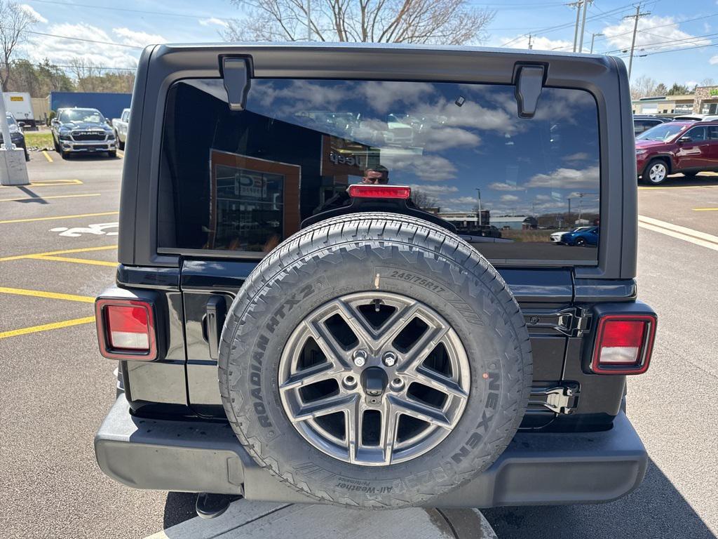 new 2025 Jeep Wrangler car, priced at $50,886