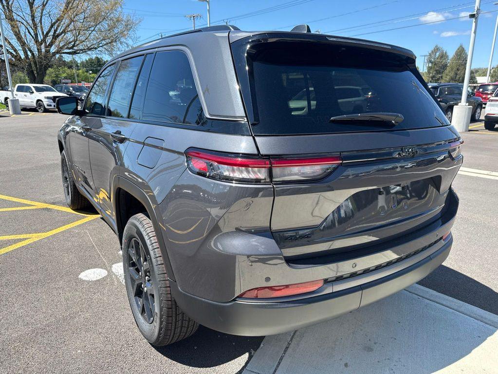 new 2026 Jeep Grand Cherokee car, priced at $49,360