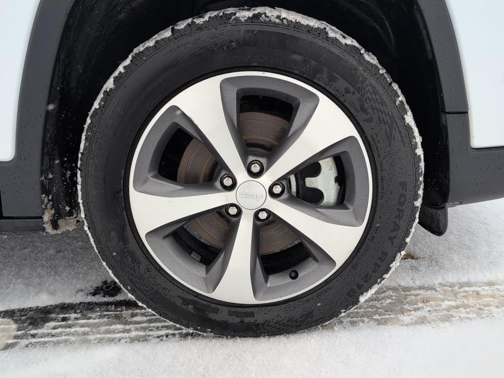 used 2021 Jeep Cherokee car, priced at $21,700