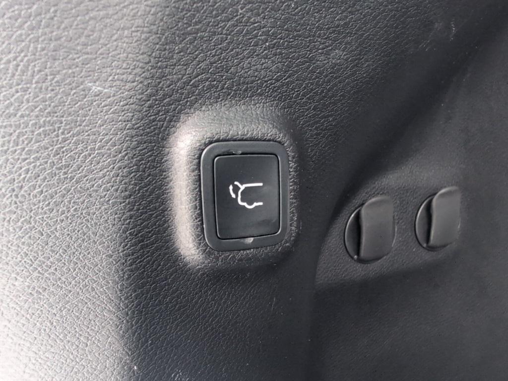 used 2021 Jeep Cherokee car, priced at $21,700