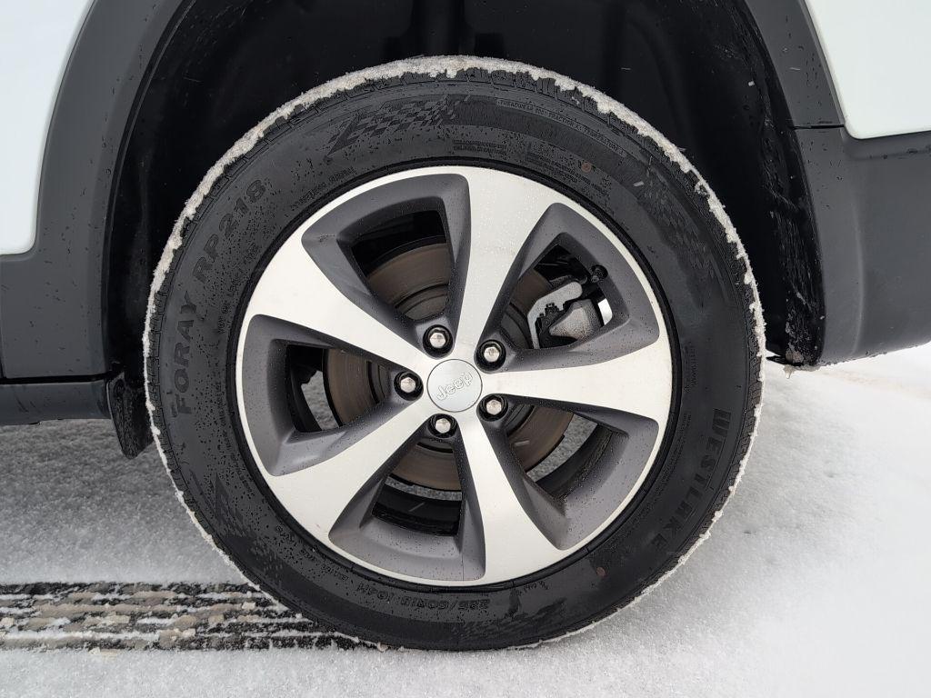 used 2021 Jeep Cherokee car, priced at $21,300