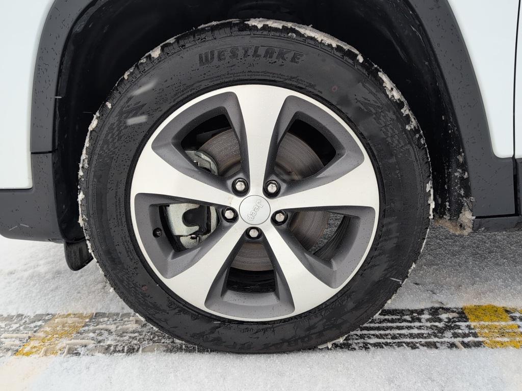 used 2021 Jeep Cherokee car, priced at $21,700