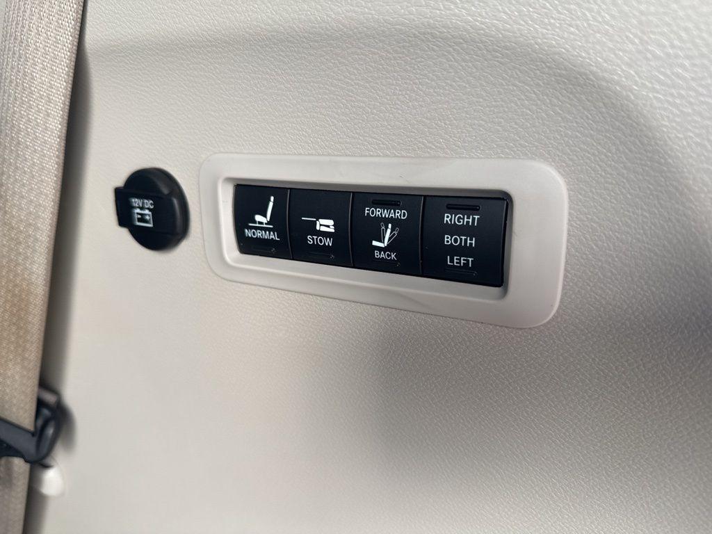 used 2022 Chrysler Pacifica car, priced at $36,000