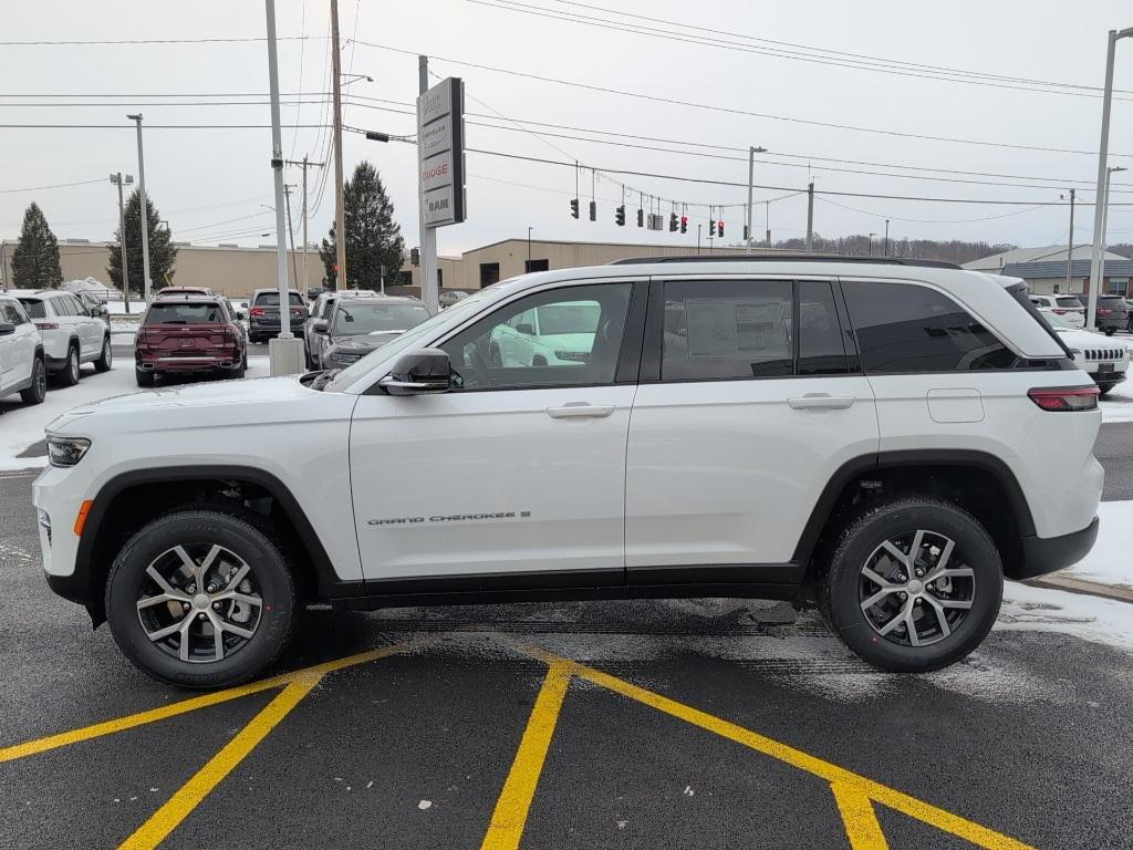 new 2025 Jeep Grand Cherokee car, priced at $49,415