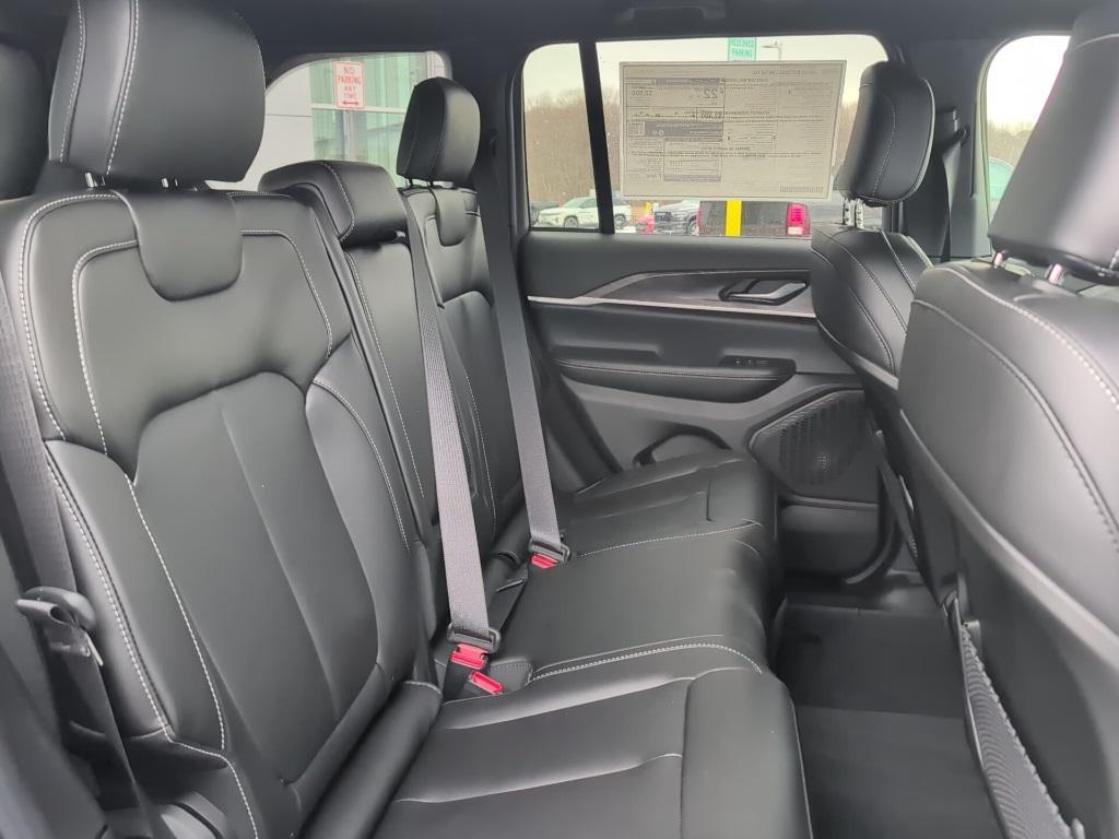 new 2025 Jeep Grand Cherokee car, priced at $49,415