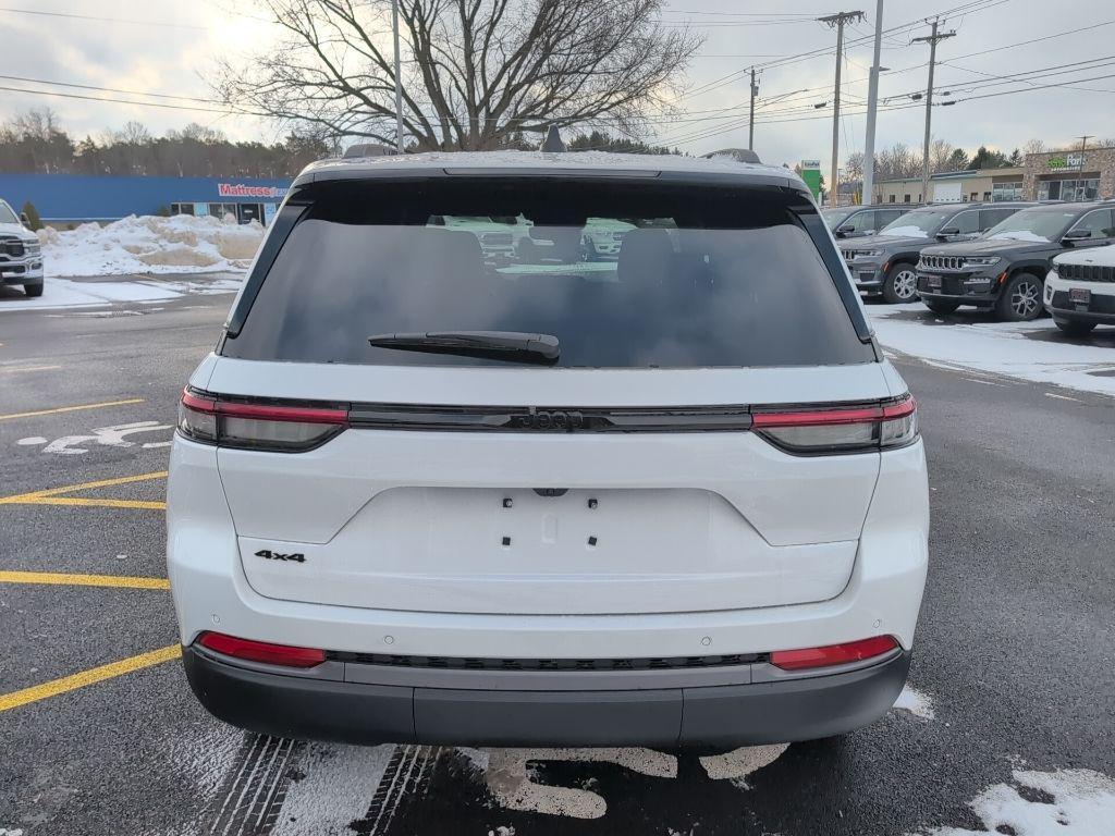 new 2026 Jeep Grand Cherokee car, priced at $47,655