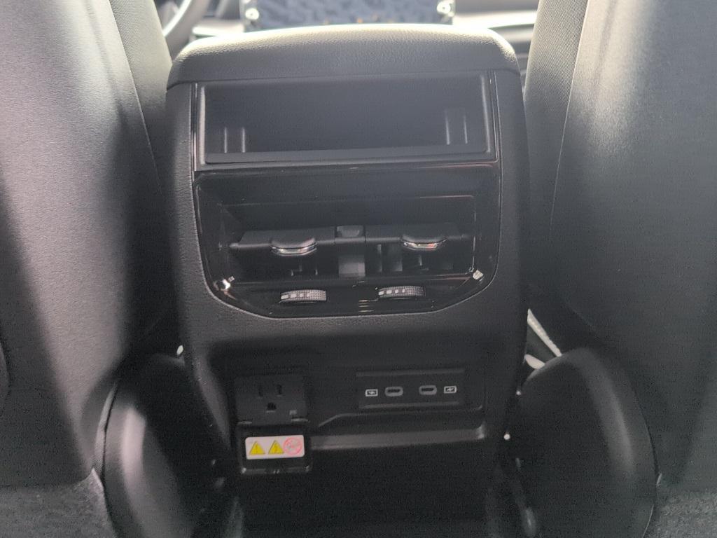 new 2026 Jeep Grand Cherokee car, priced at $47,655