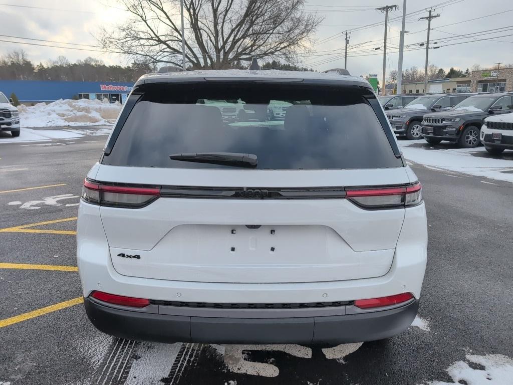 new 2026 Jeep Grand Cherokee car, priced at $47,655