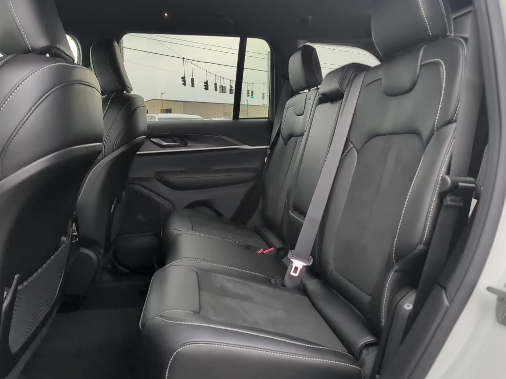 new 2026 Jeep Grand Cherokee car, priced at $47,655