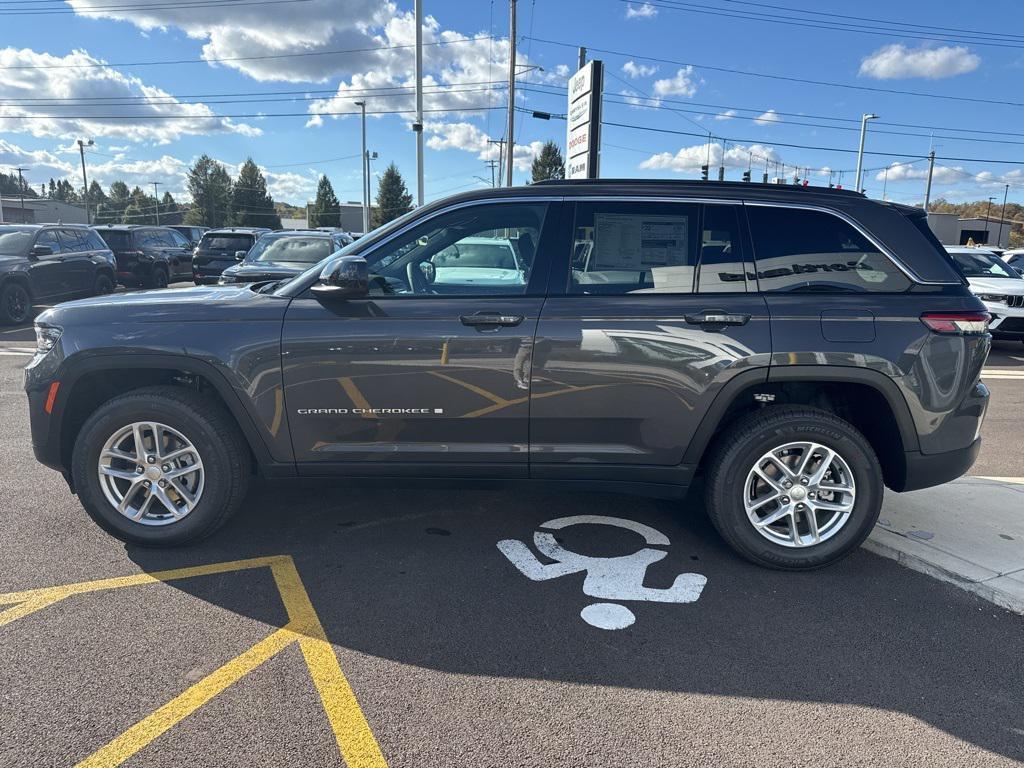 new 2025 Jeep Grand Cherokee car, priced at $43,670