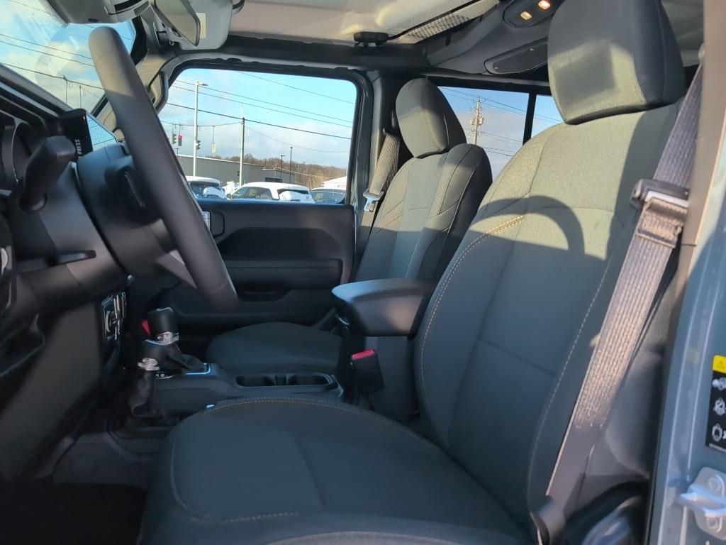 new 2026 Jeep Wrangler car, priced at $47,724