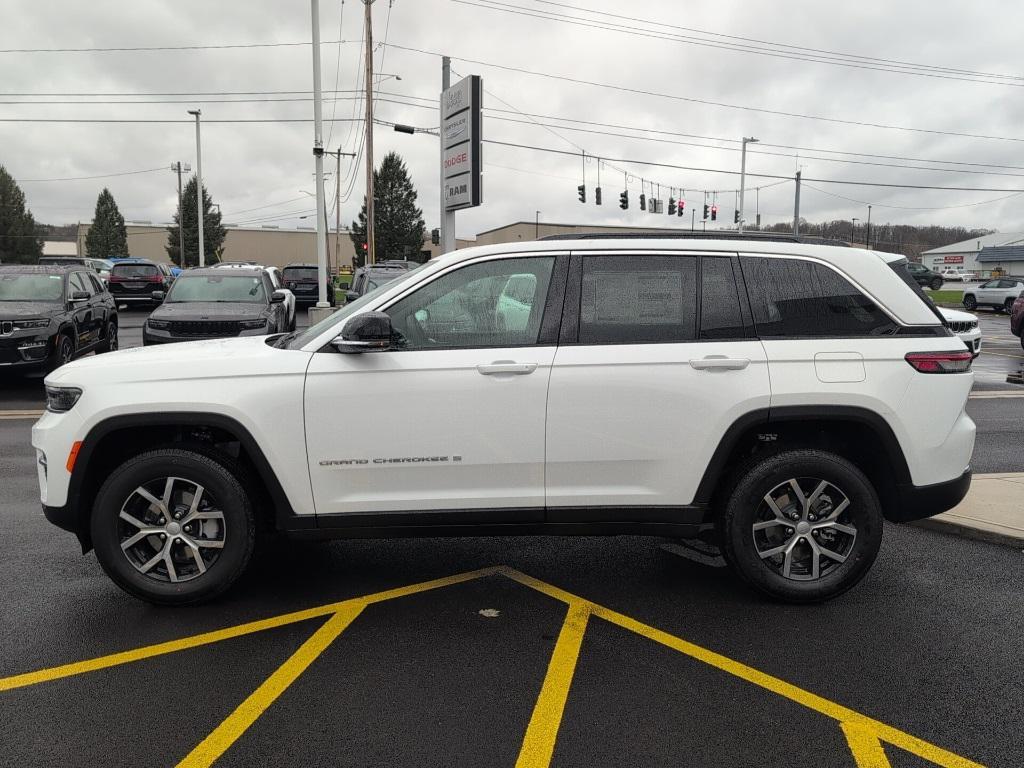 new 2025 Jeep Grand Cherokee car, priced at $47,300