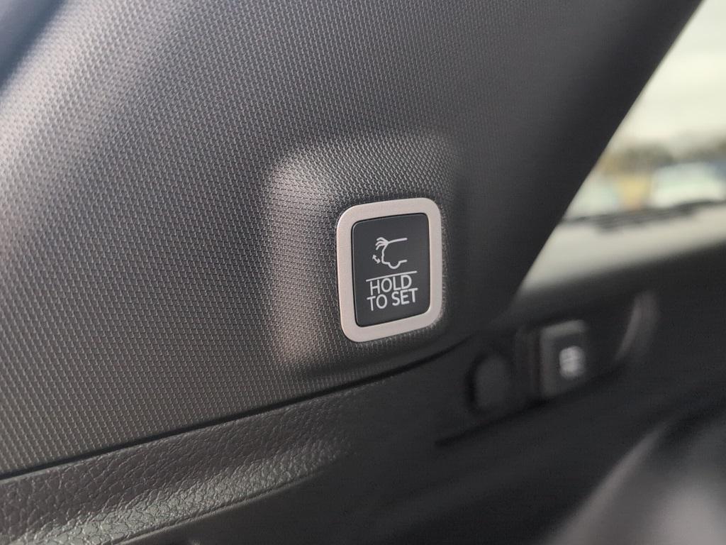 new 2025 Jeep Grand Cherokee car, priced at $47,300