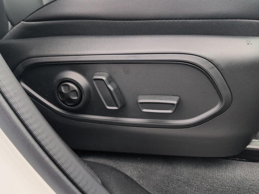 new 2025 Jeep Grand Cherokee car, priced at $47,300