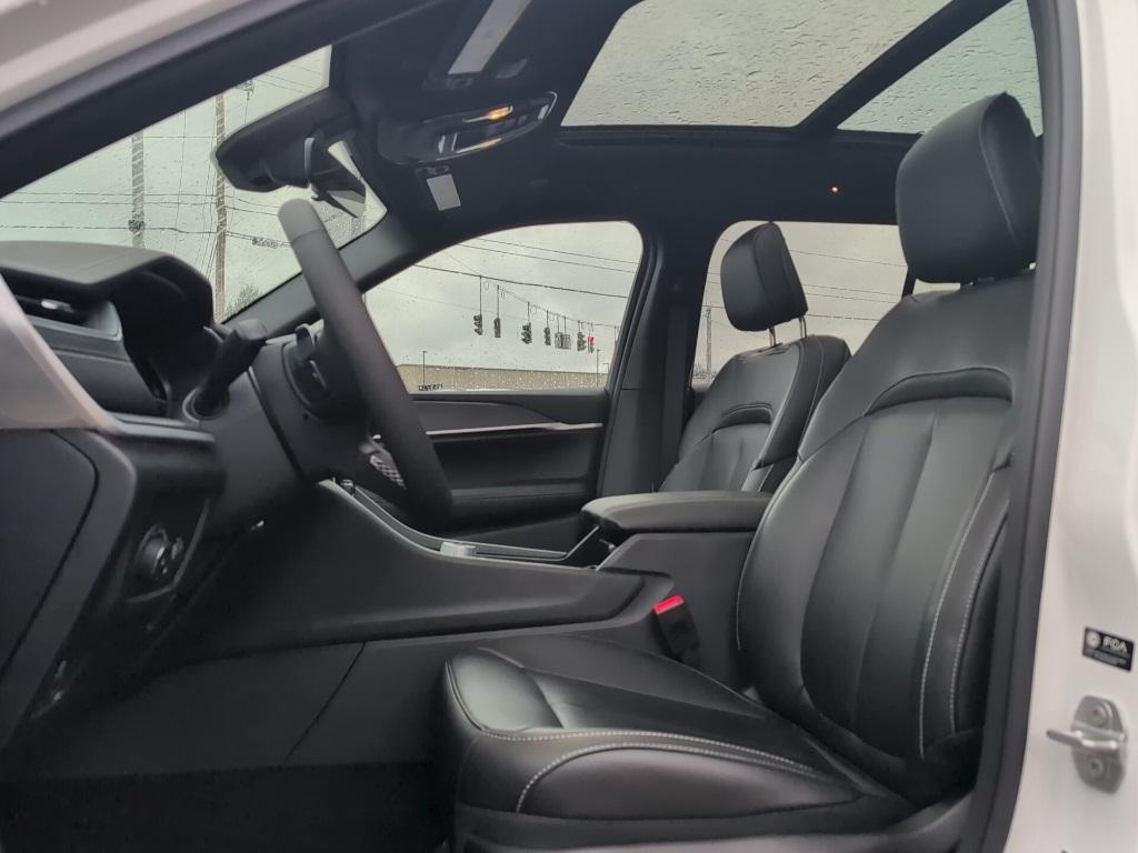 new 2025 Jeep Grand Cherokee car, priced at $47,300