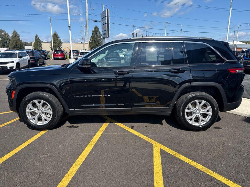used 2023 Jeep Grand Cherokee car, priced at $33,296