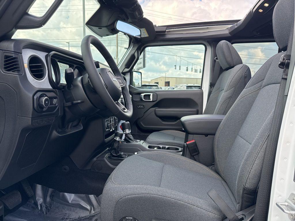 new 2025 Jeep Wrangler car, priced at $52,133