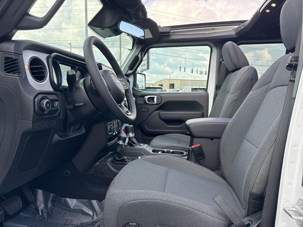 new 2025 Jeep Wrangler car, priced at $52,133