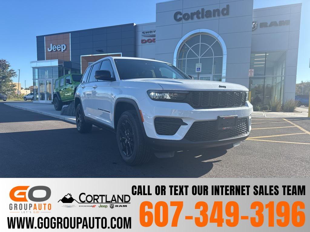 new 2025 Jeep Grand Cherokee car, priced at $45,135