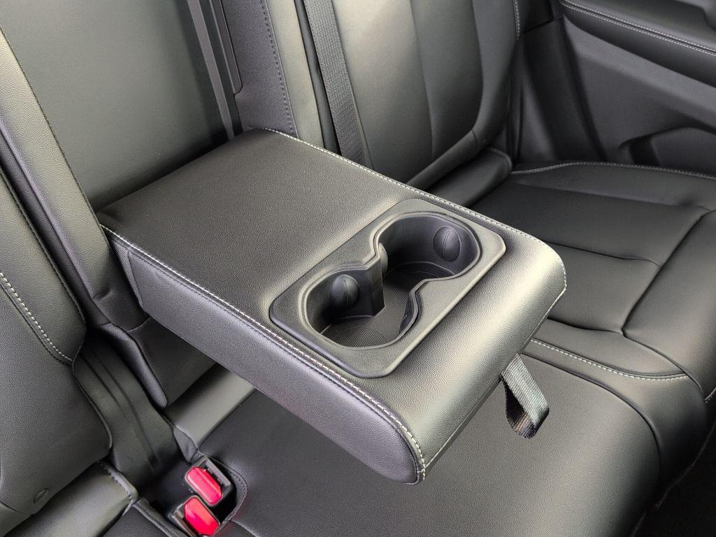 new 2025 Jeep Grand Cherokee car, priced at $47,300
