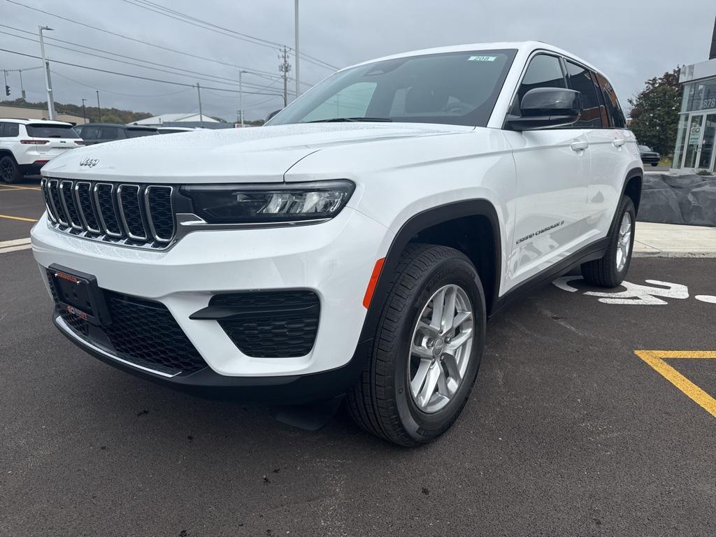 new 2025 Jeep Grand Cherokee car, priced at $43,075
