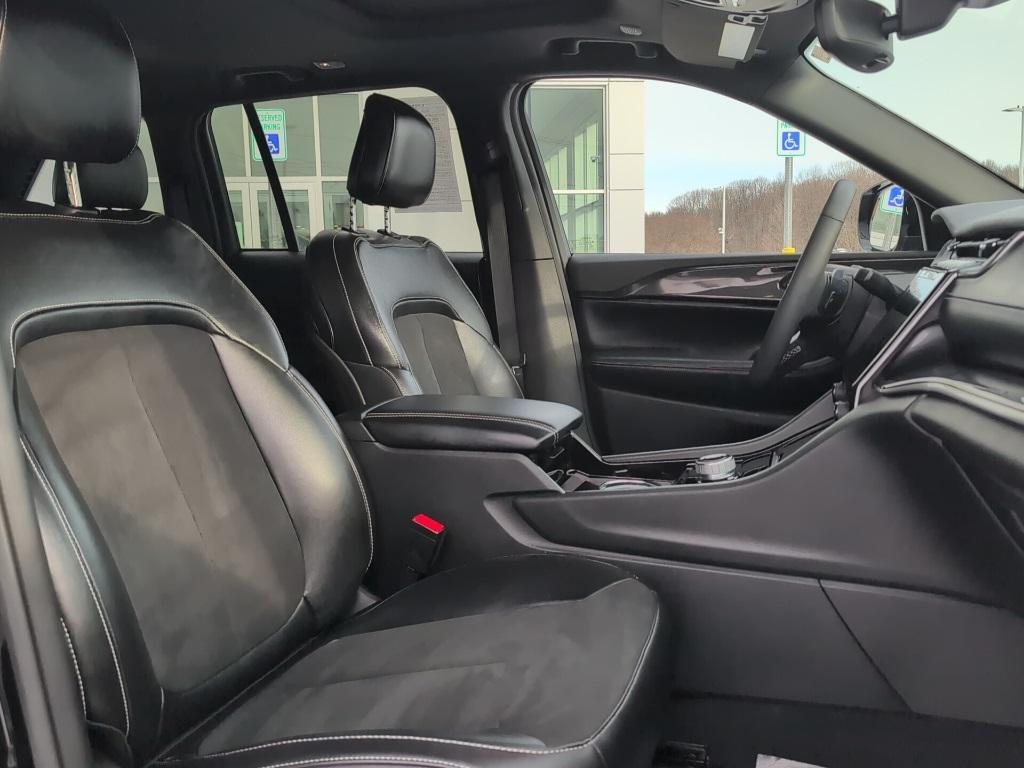 used 2023 Jeep Grand Cherokee car, priced at $33,700