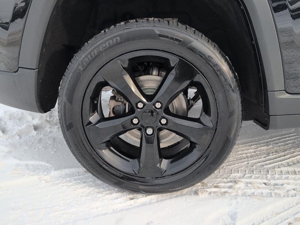 used 2023 Jeep Grand Cherokee car, priced at $33,000