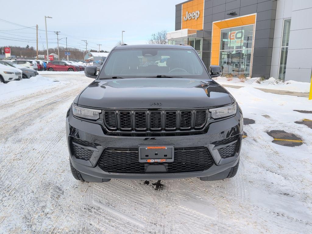 used 2023 Jeep Grand Cherokee car, priced at $33,000