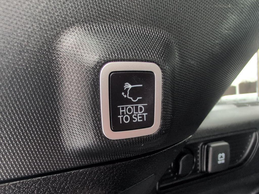 used 2023 Jeep Grand Cherokee car, priced at $33,000