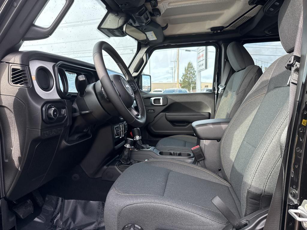 new 2025 Jeep Wrangler car, priced at $48,911