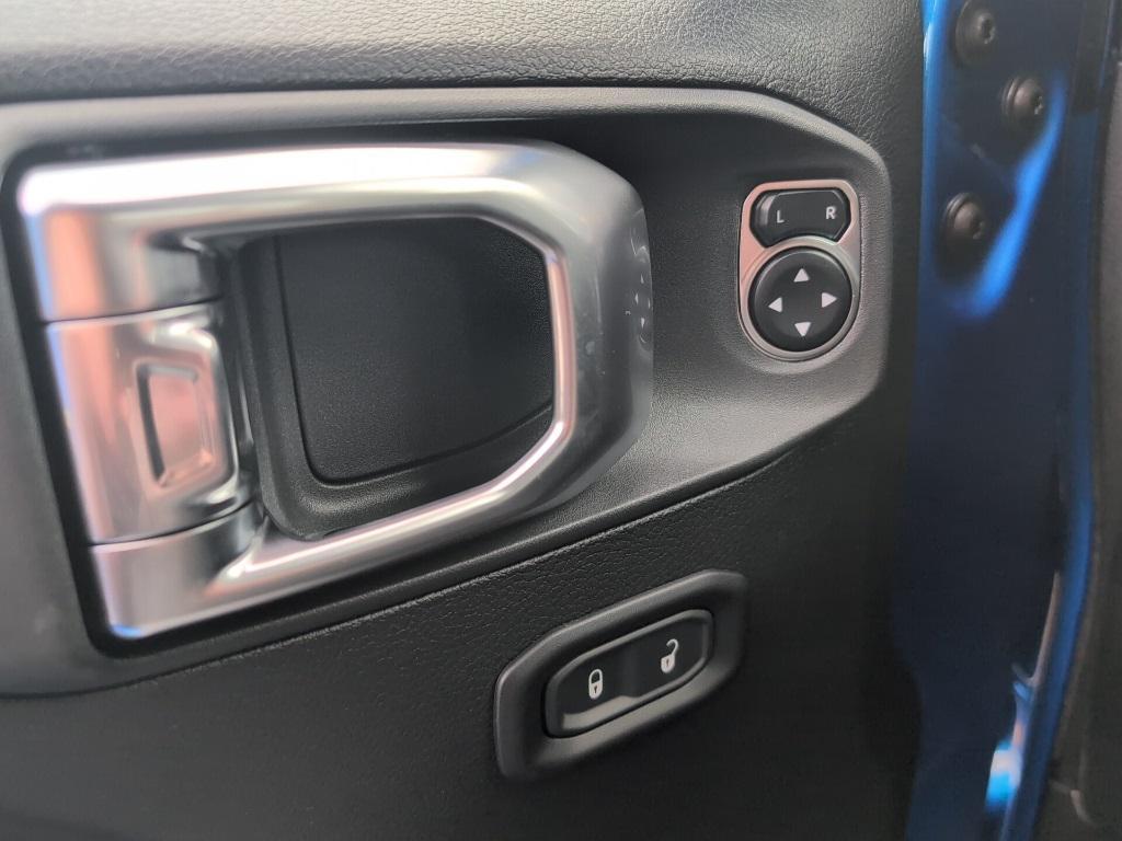 new 2025 Jeep Wrangler car, priced at $52,669