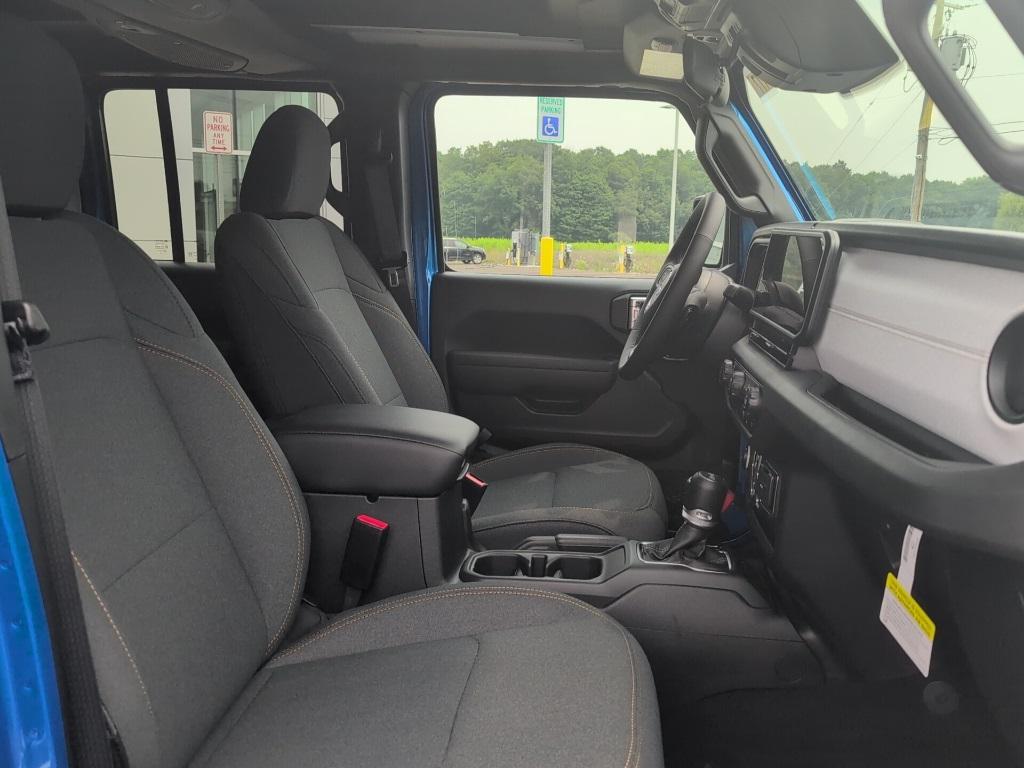 new 2025 Jeep Wrangler car, priced at $52,669