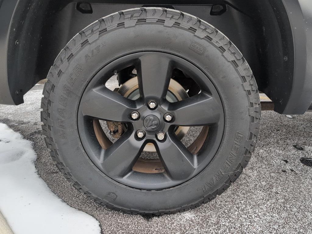 used 2019 Ram 1500 Classic car, priced at $27,600