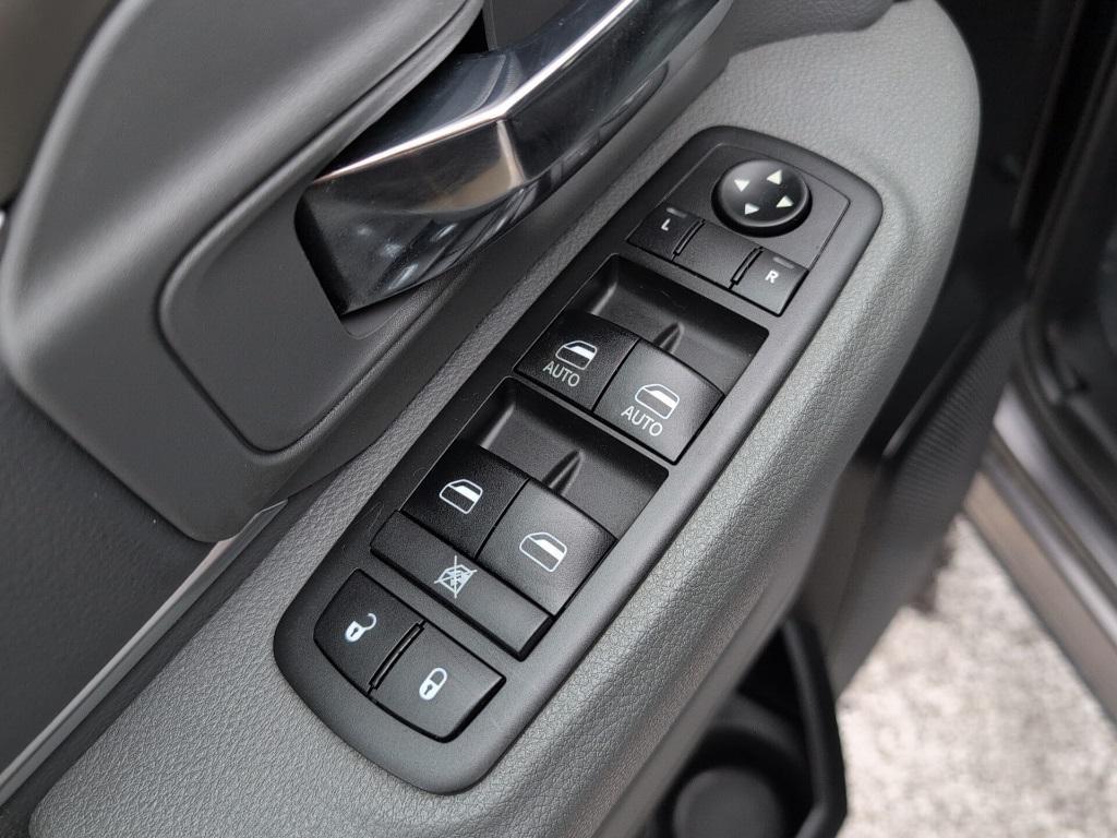 used 2019 Ram 1500 Classic car, priced at $27,600