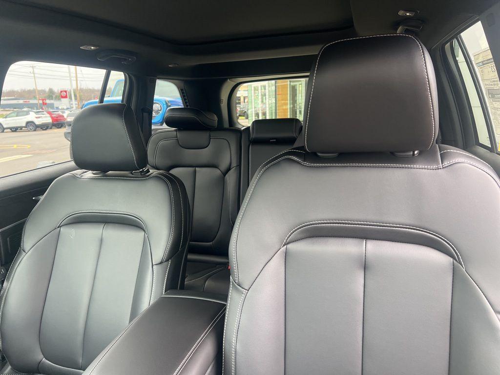 new 2026 Jeep Grand Cherokee car, priced at $49,910